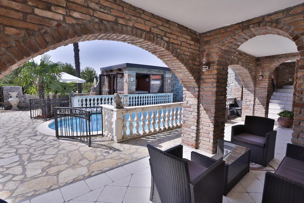 Casa Oasa -Accommodation , Pizzeria & Bar Marezige Exterior foto
