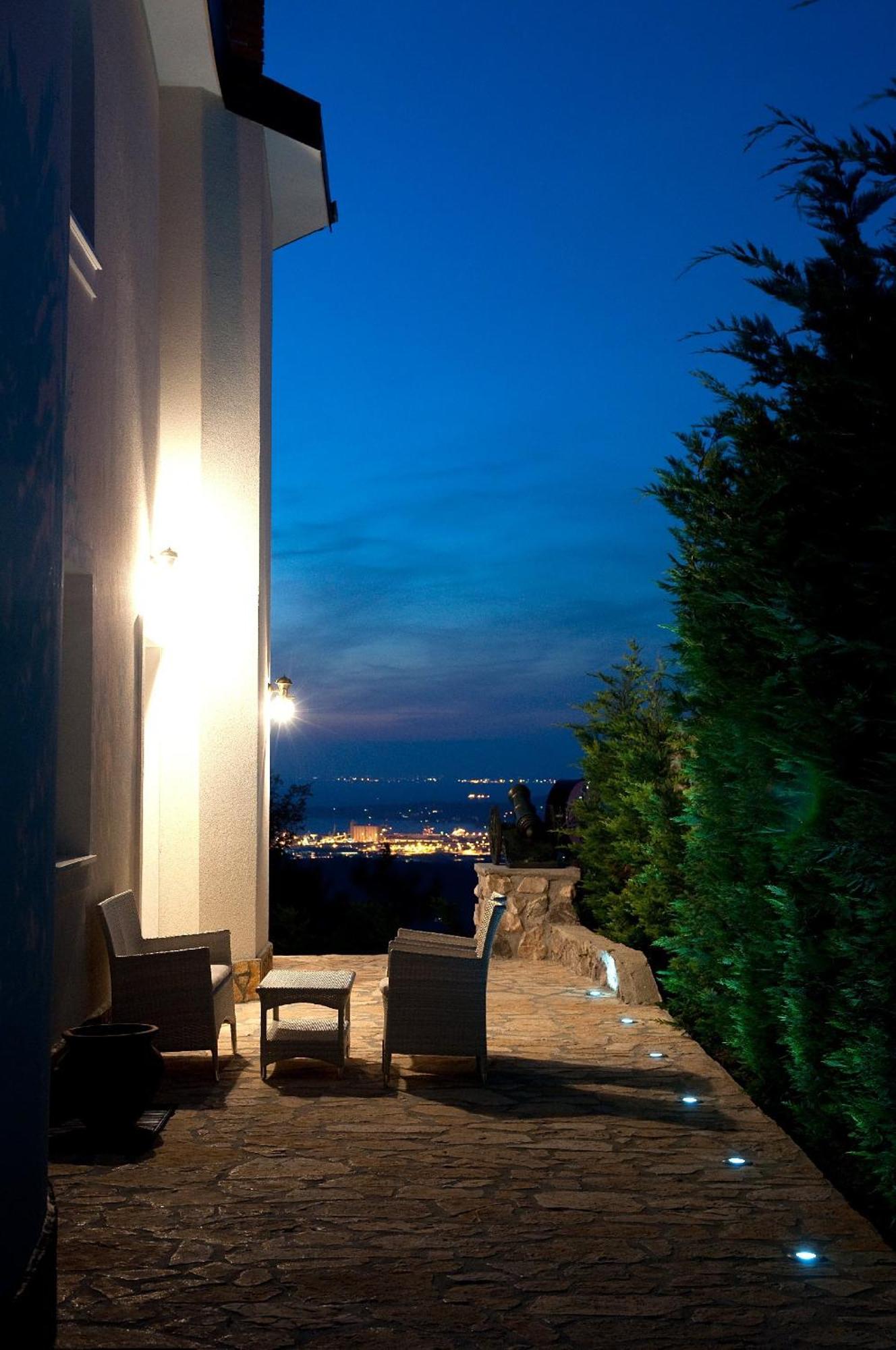 Casa Oasa -Accommodation , Pizzeria & Bar Marezige Exterior foto